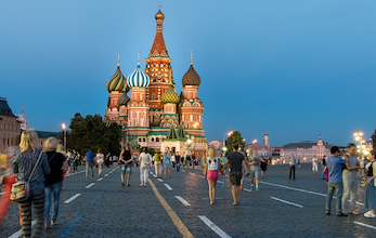 Navigating Tipping in Moscow: Russian Rules of Gratuity